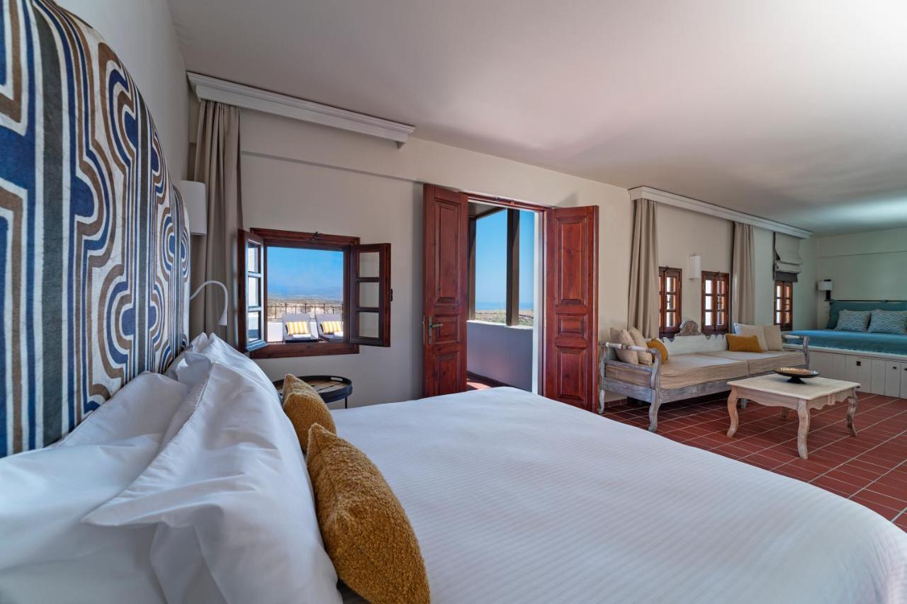 Maris Lindos Suites & Apartments ภายนอก รูปภาพ