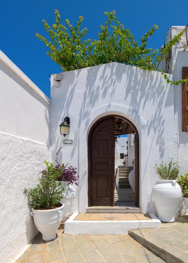 Maris Lindos Suites & Apartments ภายนอก รูปภาพ