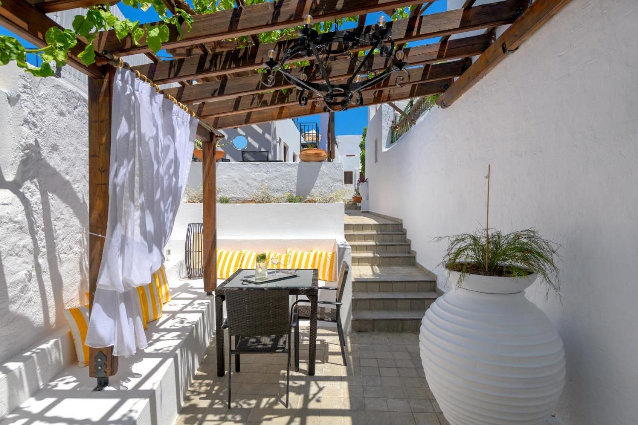Maris Lindos Suites & Apartments ภายนอก รูปภาพ