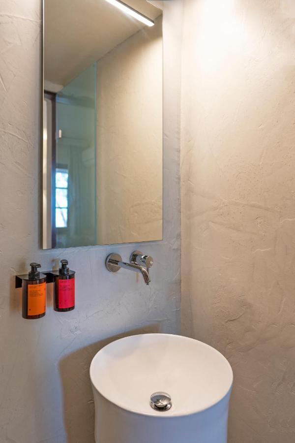 Maris Lindos Suites & Apartments ภายนอก รูปภาพ