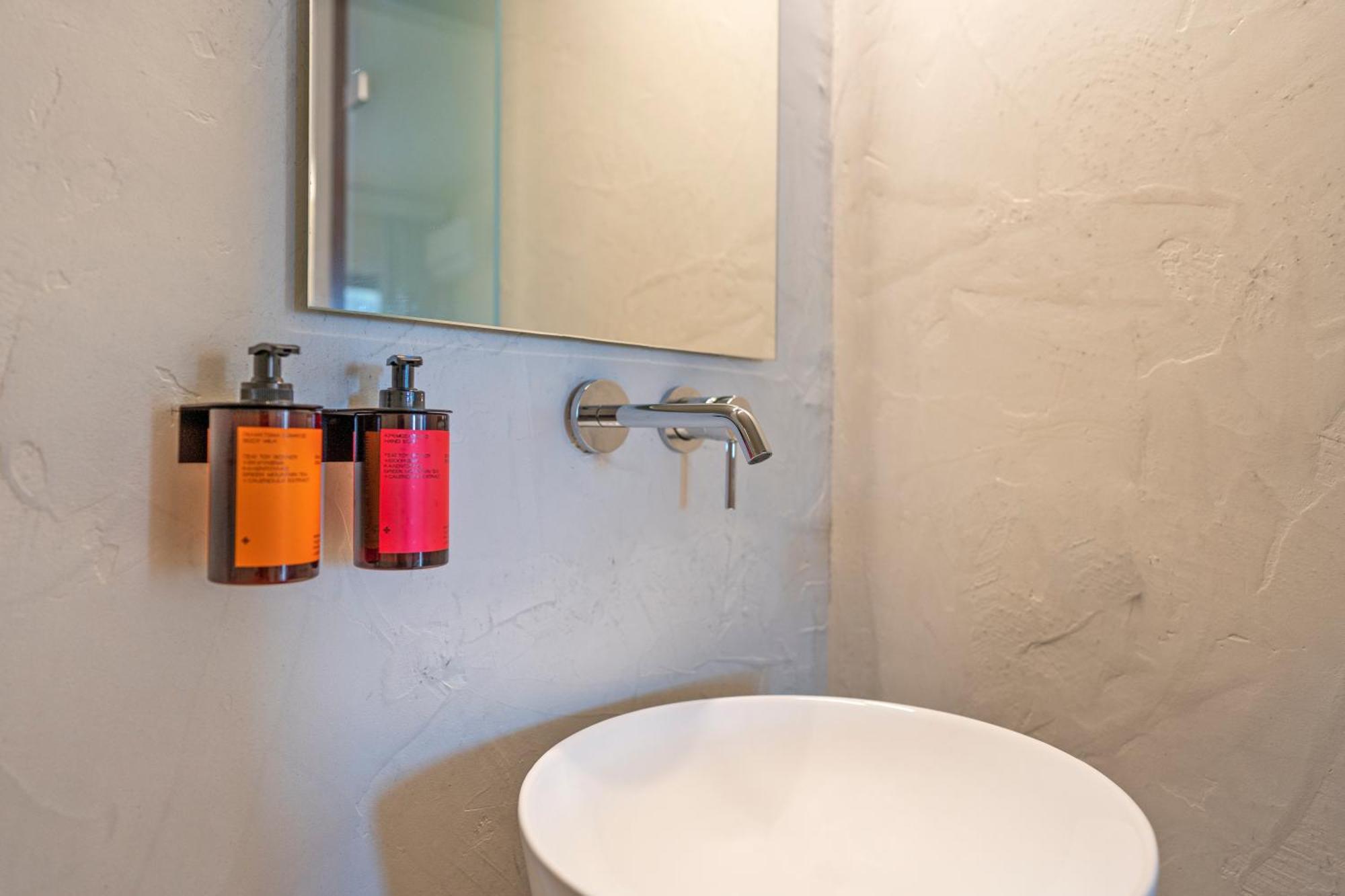 Maris Lindos Suites & Apartments ภายนอก รูปภาพ