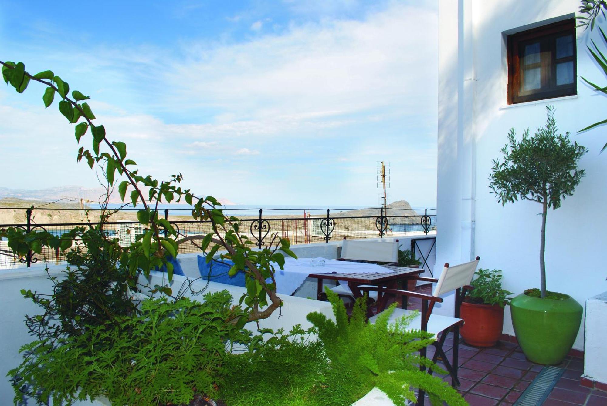 Maris Lindos Suites & Apartments ภายนอก รูปภาพ