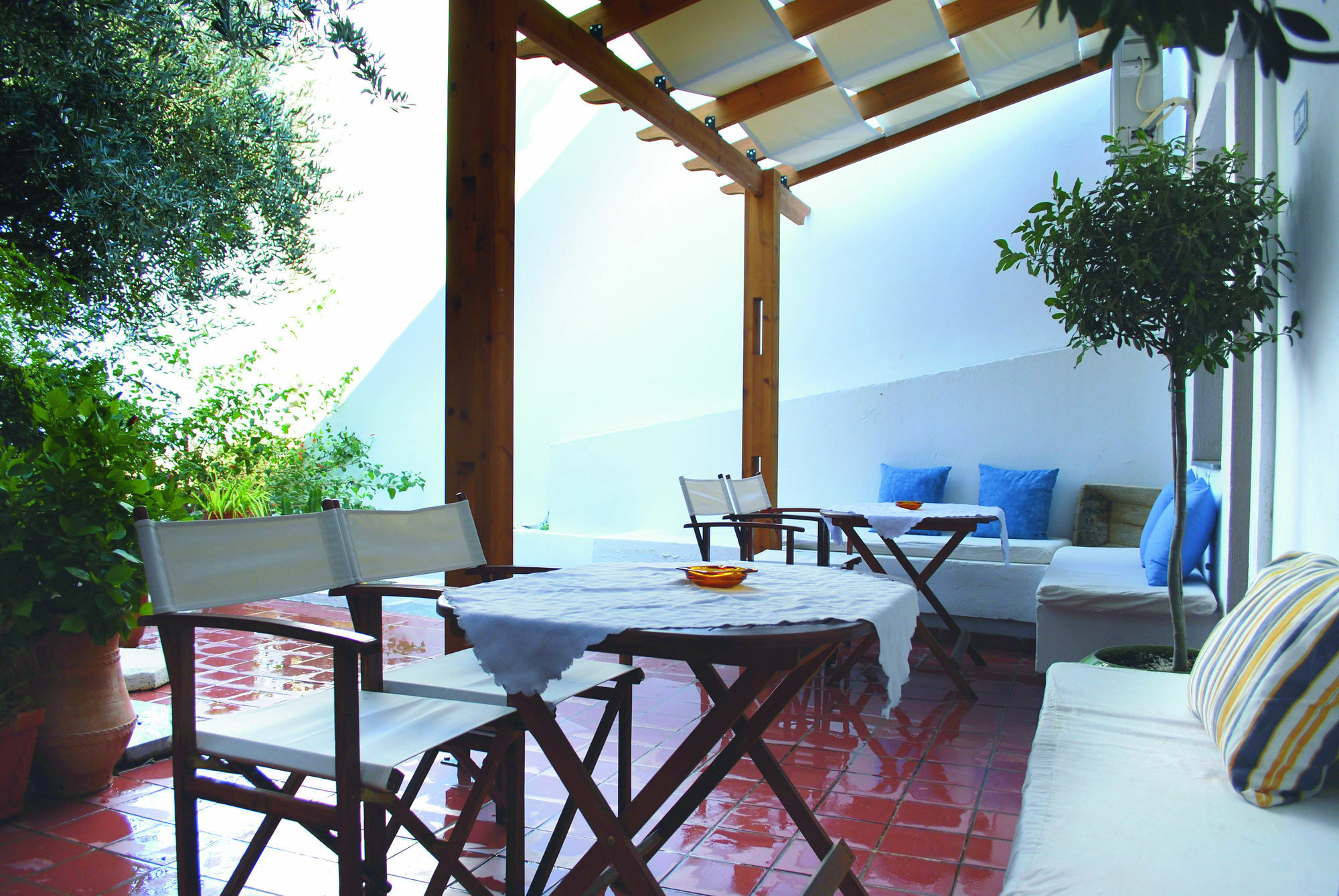Maris Lindos Suites & Apartments ภายนอก รูปภาพ